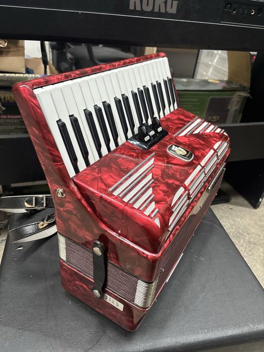 Acordeon Weltmeister SeperatoStandard cu 72 de basi