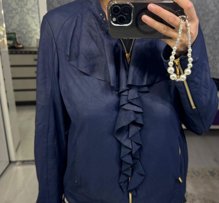 Продам фирменную куртку Escada