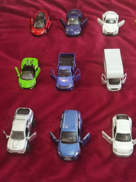 Машинки с дверцами отрывающимися