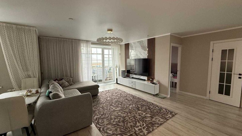 Продам 4 комнатную квартиру