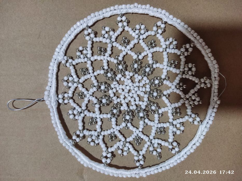 Подвески из бисера и бусин. Ручная работа.