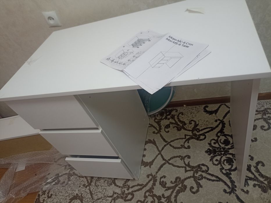 Стол письменный новый