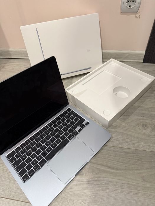 Apple MacBook Air M5 КАТО НОВ!