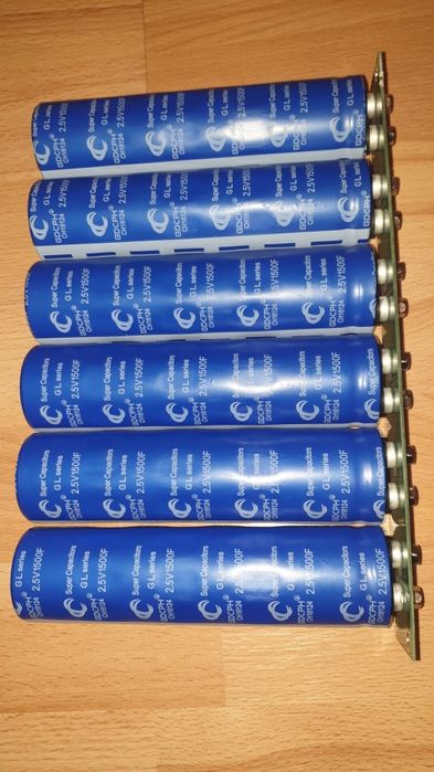Vand   6 buc de 2.5v  1500F NOI,  balansare supercondensatori pornire