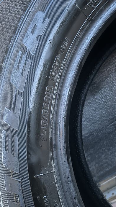 Продам Шины 245 55 r19