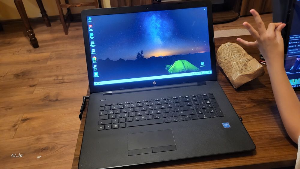 HP – 8GB RAM / Intel Celeron / Windows 10
