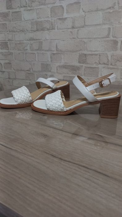 Новые босоножки р.38