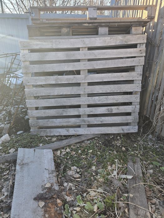 Продам поддоны по 2000тыч.