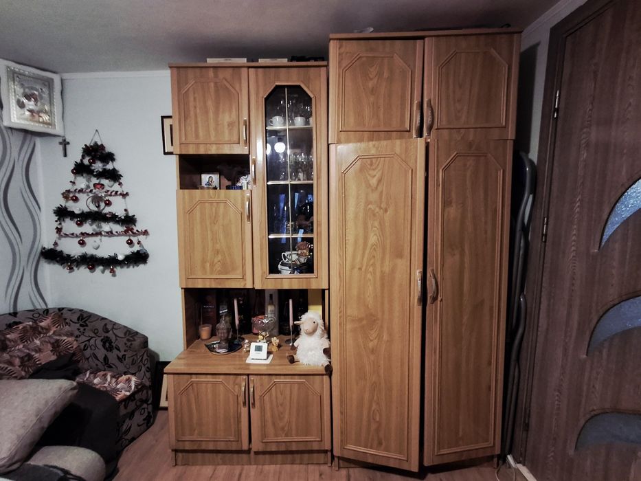 Vand mobila si covor .