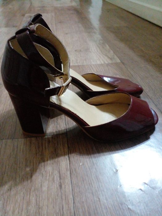 Каблук очень крутой