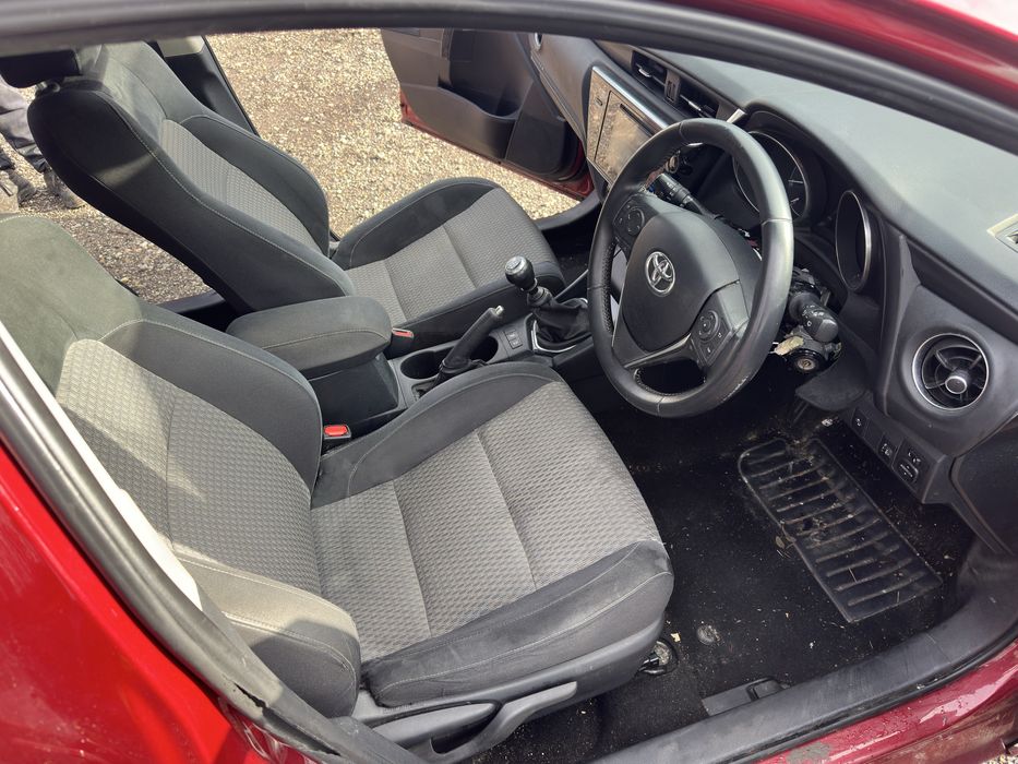 Тойота Аурис Toyota Auris 1.2 116кс 2017г На части Na chasti!