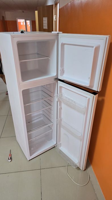 Холодильник AVA.