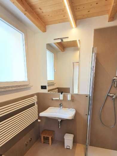 Дава се под наем Двустаен апартамент в Пловдив, Младежки Хълм - 59 кв.м за 341.7 € - Снимка #3