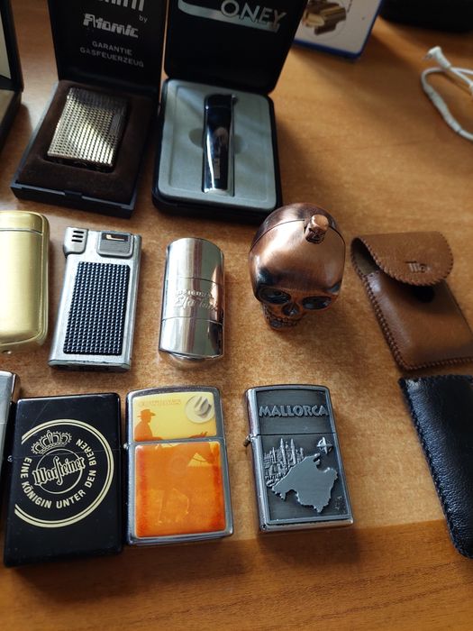 Vând lot 17 brichete