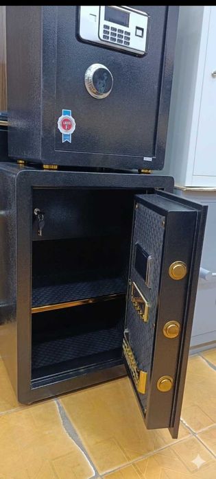 Сейф металлический кодовый 70 см