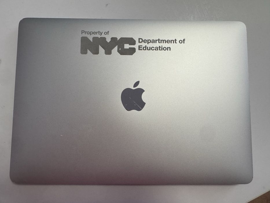 Macbook Air M1 8/256 MDM