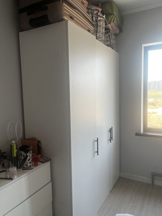 Шкаф новый 1 месяц пользовались