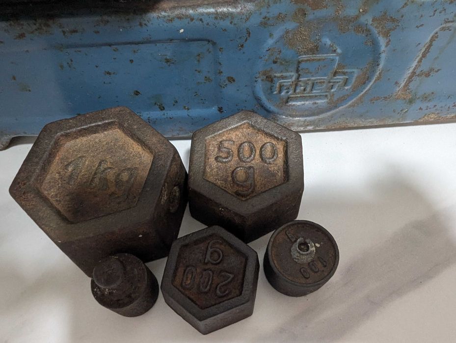 Cantar, Balanta veche, functionala,cu greutati an 1930, decor vintage