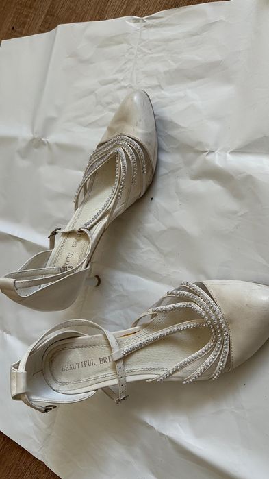 В продаже буу обуви