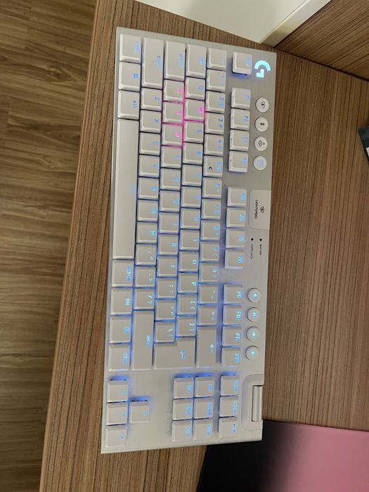 Tastatura Logitech g915 tkl lightspeed