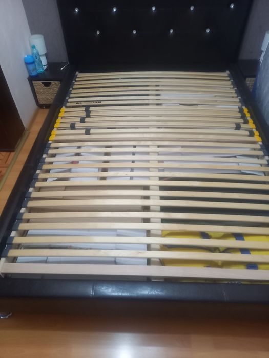 Продавам много запазена подматрачна рамка