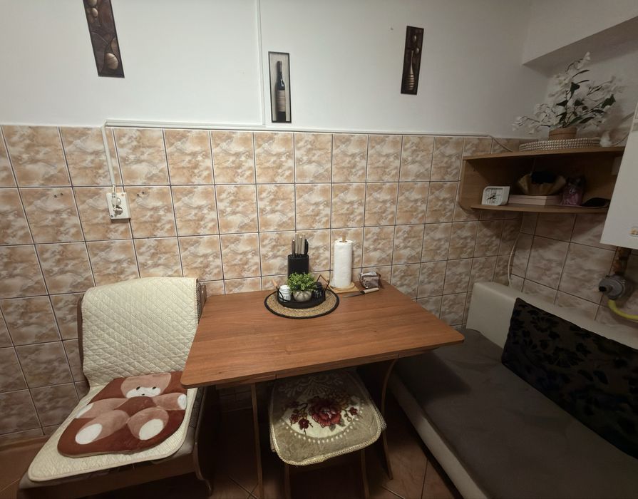 Apartament 2 camere etaj 3/3 suprafata utila 54 mp zona Penny Oituz