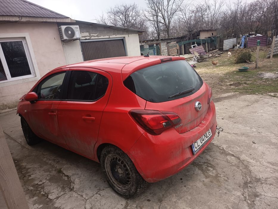 Vând Opel corsa pentru piese de schimb sau schimb.