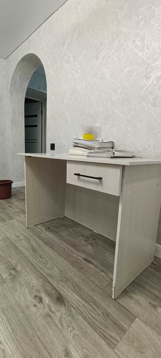 Стол компьютерный, для школьника