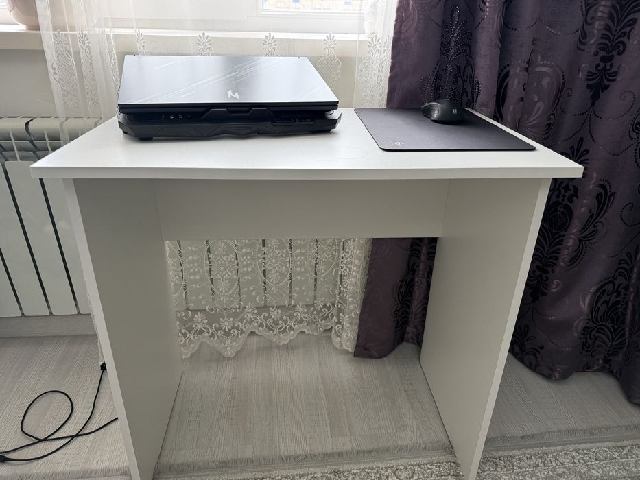 Стол игровой/писменный