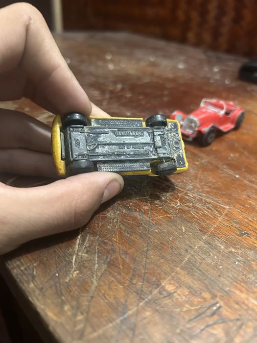 Две колички matchbox
