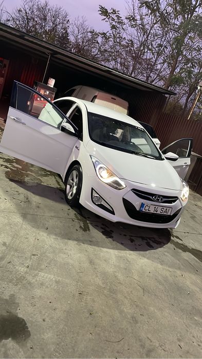 HYUNDAI i40 2012 — imagine 3