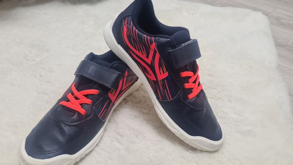 Adidasi Decathlon ușori 38