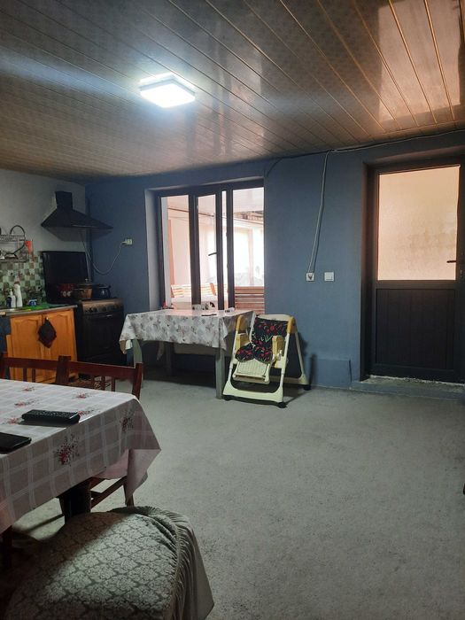 келес хокимиятини оркасида кировда уй сотилади  3 соту 6 хона