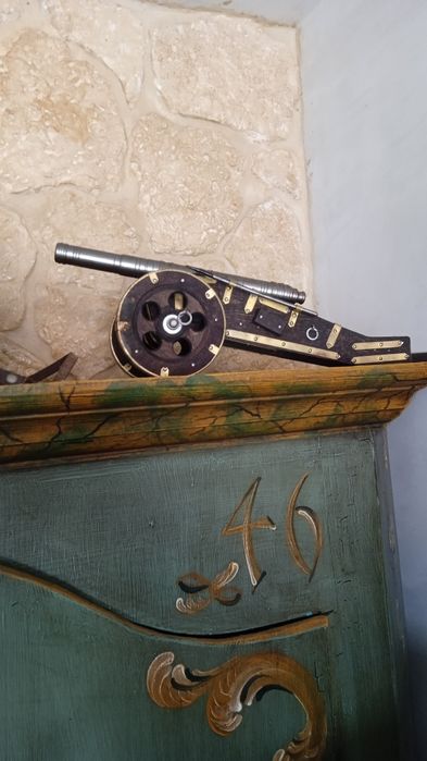 Tun confecționat manual