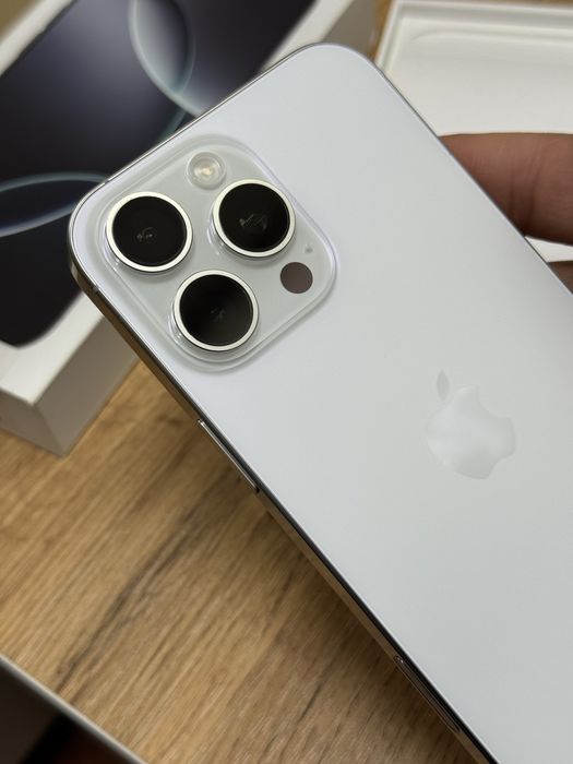  iPhone 16pro max 5G 1TB white titanium в отличном сост.без ремонта!