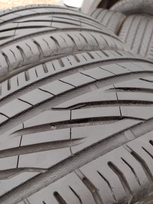 Перфектни 2бр 225/45/19 Uniroyal RS5 dot4919