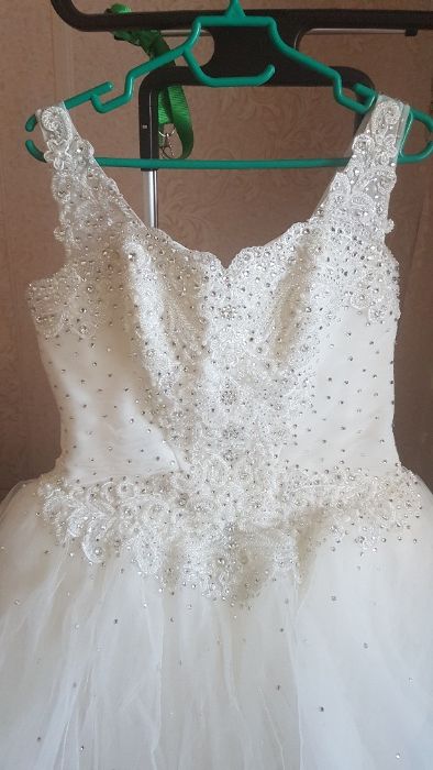 Продам красивое свадебное платье