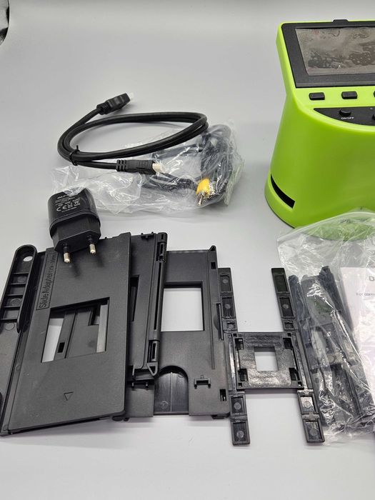 Дигитален скенер за негативи и диапозитиви 22MP със 3.5" LCD дисплей!