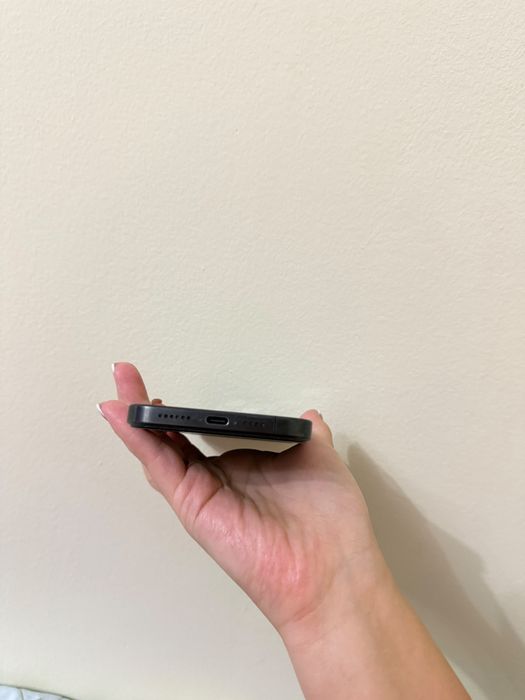 iPhone 15 Pro Max — 256 GB