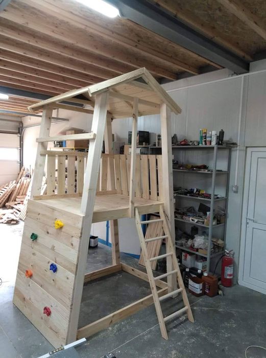 Vând locuri de joacă, tobogan, leagane