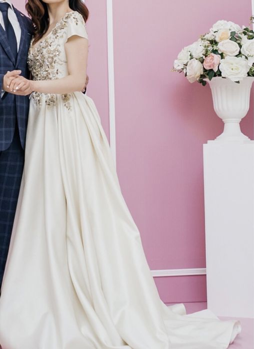 Продается волшебное платье в пол