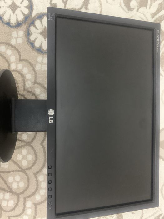 Монитор LG Flatron E1911S 18.5” с кабелями