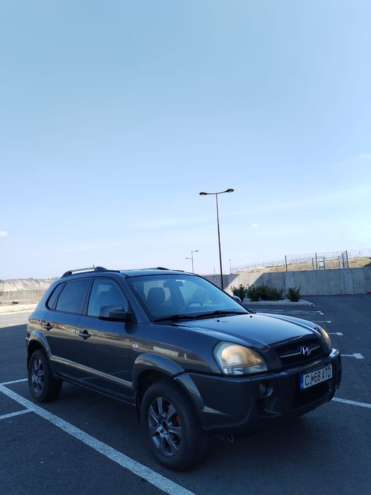 Hyundai Tucson        .