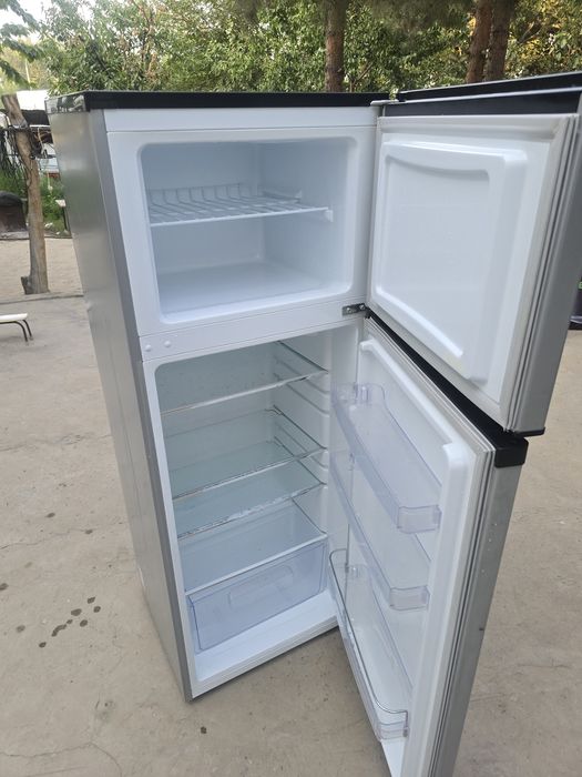 Холодильник срочно продаётся