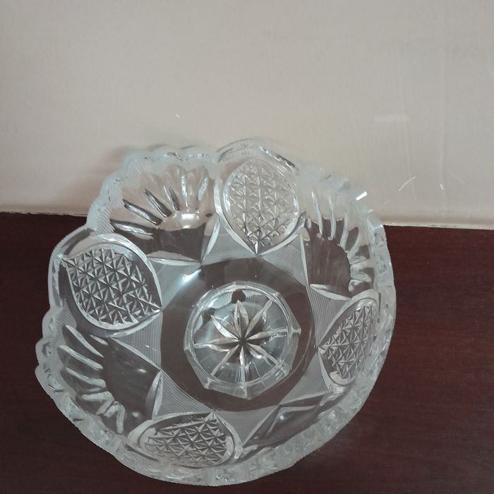 Продается хрустальная ваза