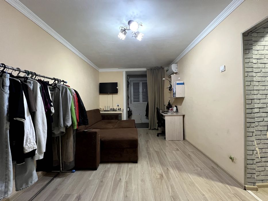 Продаётся 1 комн квартира 27 м2 кирпич Новомосковская стадион "СТАРТ"