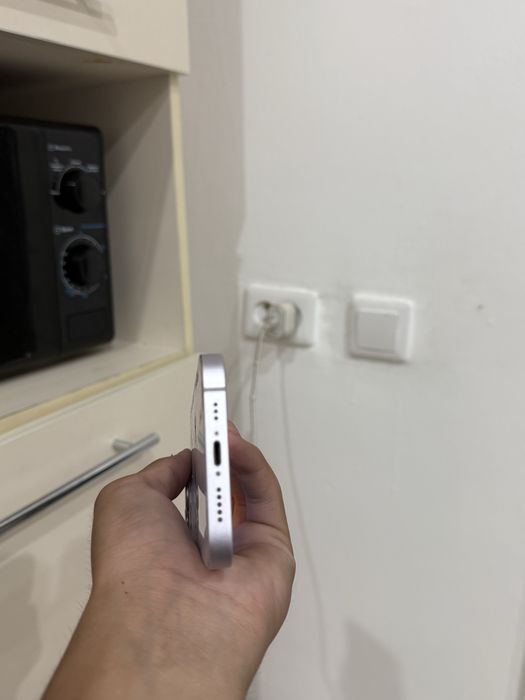 Продам Iphone 14