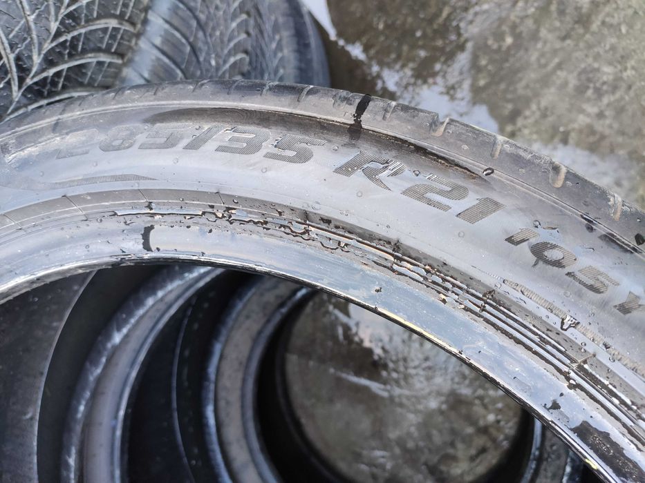 2бр Летни гуми 285 35 21 - Pirelli BMW - DOT 2023