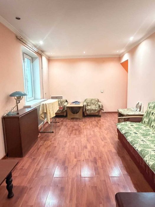 Чиланзар-5 Кирпич 1в2/5/5 балкон 2/6 Ориентир Дом Обуви