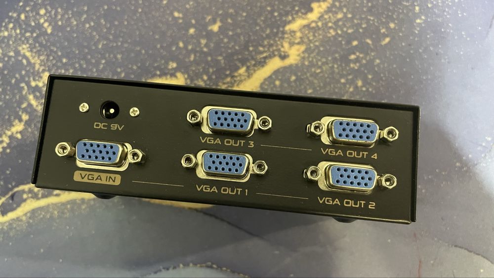 Видеоразделитель VGA 1 на 4